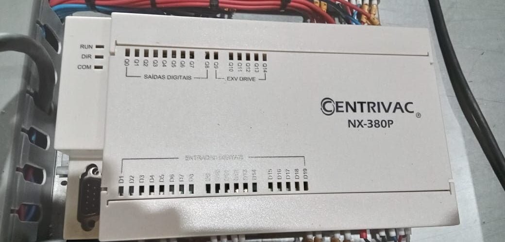 Automação e controle de sistema HVAC, os equipamentos HVAC (Aquecimento, Ventilação e Ar Condicionado) necessitam de um sistema de controle